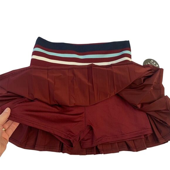 Jolie and Joy Women's Pleated Tennis Skirt L Burgundy Striped Waistband - Picture 3 of 3